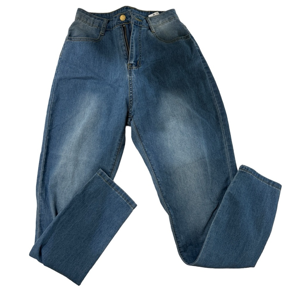 Lace Up Butt Medium Wash Jeans - Picture 2 of 3